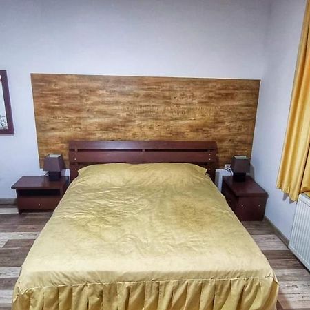 La Nuc O Camera Săcele Eksteriør billede
