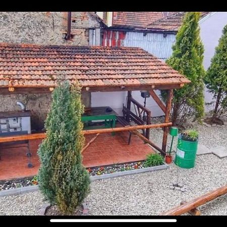 La Nuc O Camera Săcele Eksteriør billede